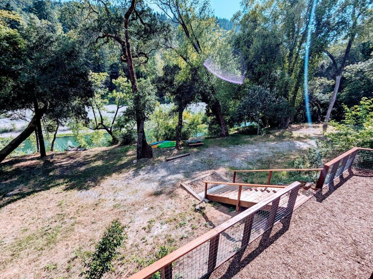 Rivers Breeze Relaxing Riverside Cabin With Private Suite Kayaks Хилдсбург Экстерьер фото